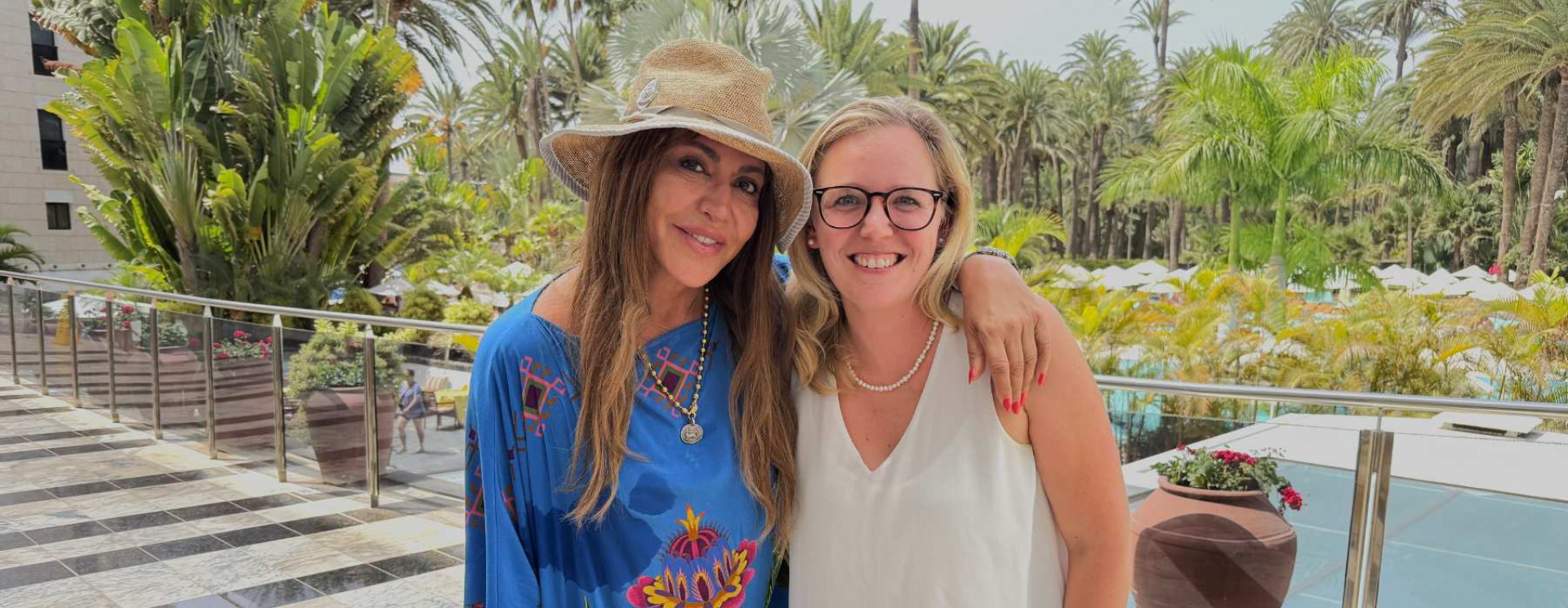 Portada Simone Thomalla con Annika Zintl